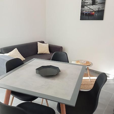Chez Jean.Mi Apartment Millas Exterior photo