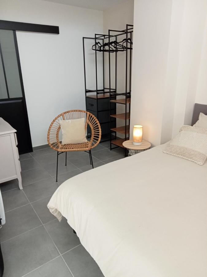 Chez Jean.Mi Apartment Millas Exterior photo